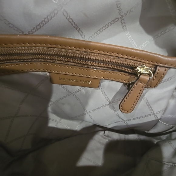 Michael Kors Valerie medium logo backpack in brown and acorn PVC and leather.  - Picture 8 of 13